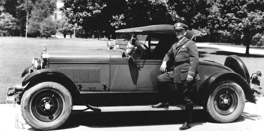 1926 inspecteur george moynahan et sa gardner 8b